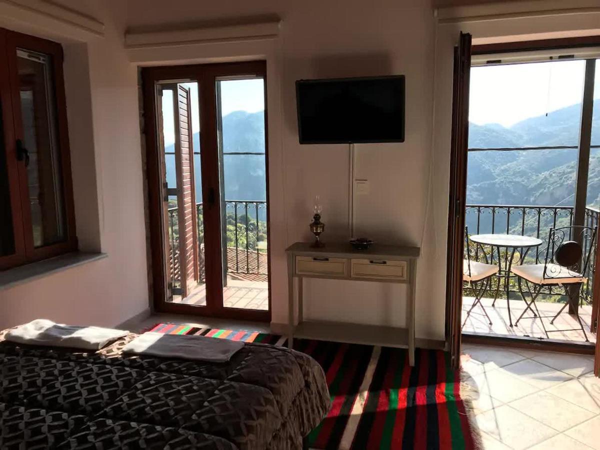 Sophia'S Stone House Apartment Dimitsana Bagian luar foto